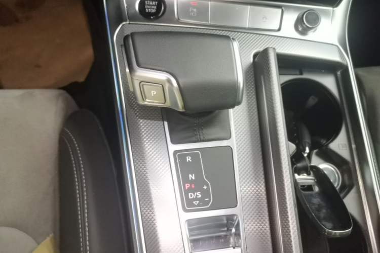 Used Audi A6L 2024 40 TFSI Luxury Dynamic Edition Gear Lever