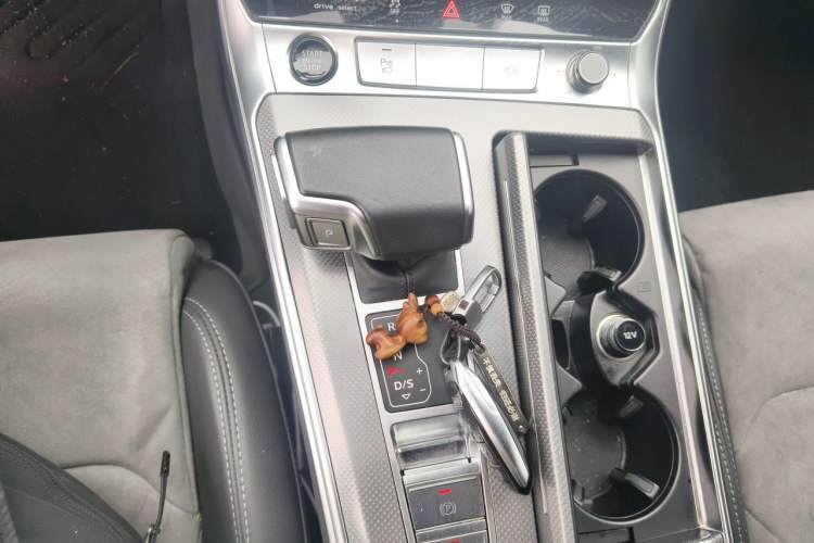 Used Audi A6L 2024 40 TFSI Luxury Dynamic Edition Gear Lever