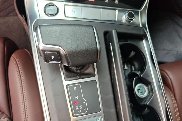 Used Audi A6L 2024 45 TFSI quattro Prestige Dynamic Edition Gear Lever