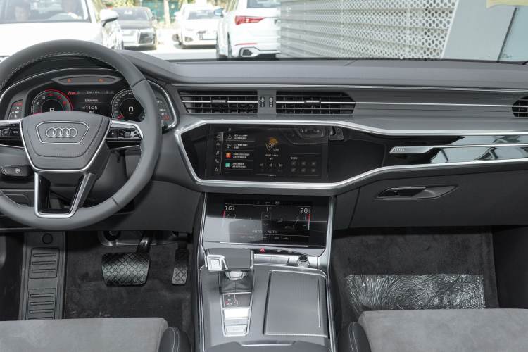 Used Audi A6L 2024 40 TFSI Luxury Dynamic Edition Interior 3