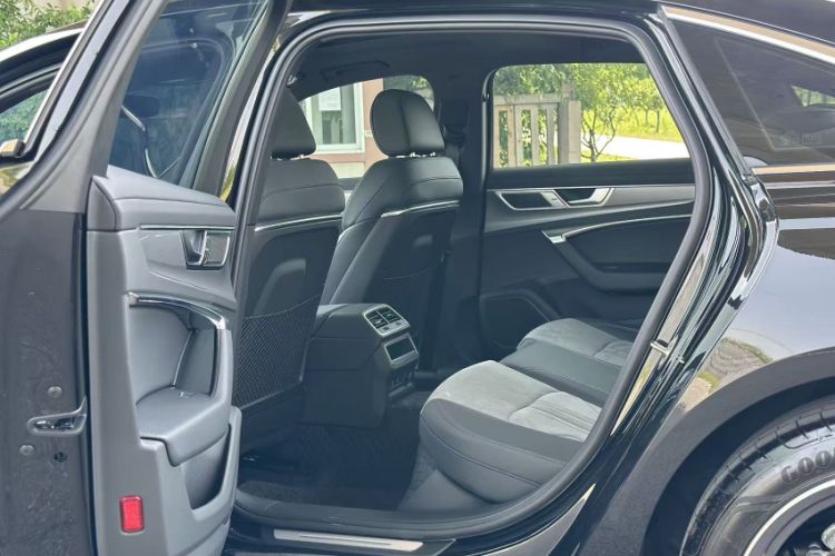 Used Audi A6L 2024 40 TFSI Luxury Dynamic Edition Interior 5