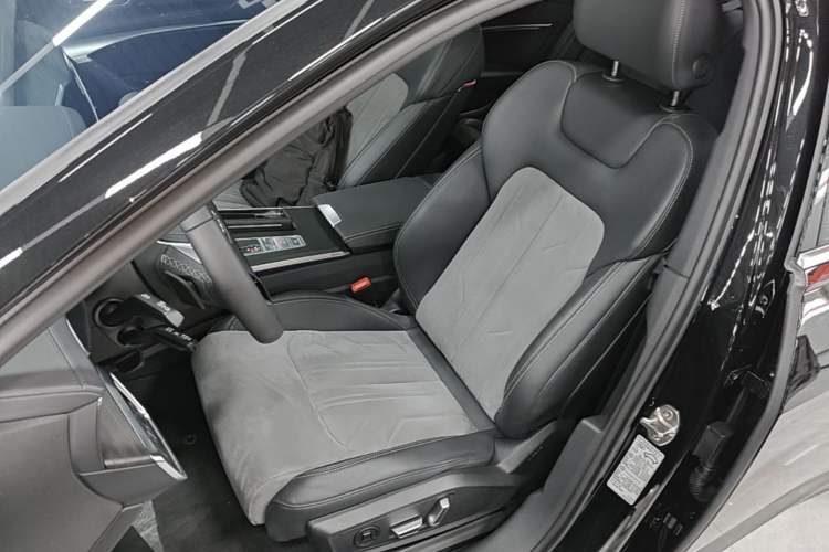 Used Audi A6L 2024 45 TFSI quattro Prestige Dynamic Edition Left Front Seat