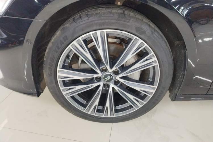 Used Audi A6L 2024 45 TFSI quattro Prestige Dynamic Edition Left Front Wheel Hub