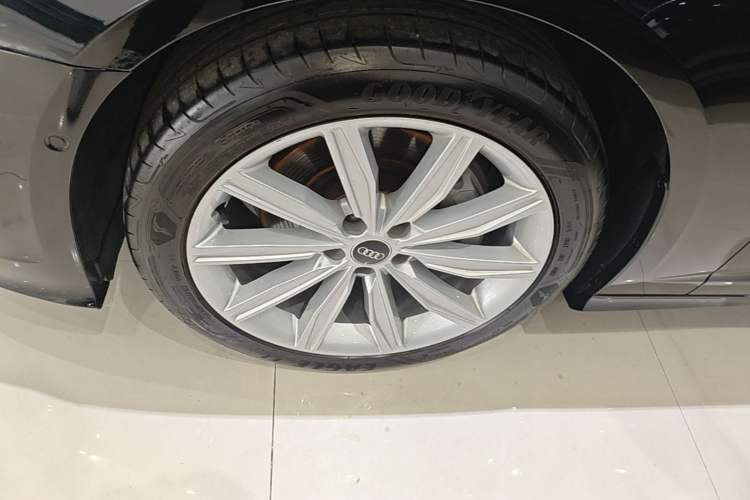 Used Audi A6L 2024 45 TFSI Prestige Dynamic Edition Left Front Wheel Hub