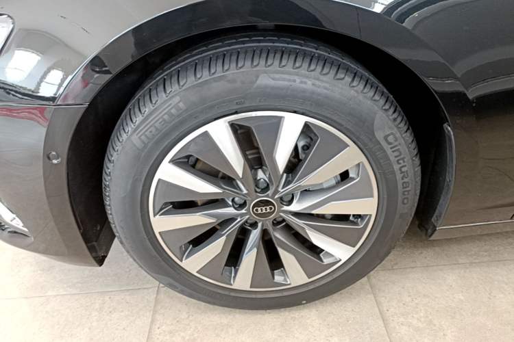 Used Audi A6L 2024 45 TFSI Prestige Elegant Edition Left Front Wheel Hub