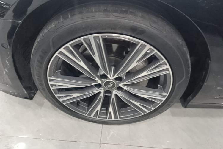 Used Audi A6L 2024 45 TFSI quattro Prestige Dynamic Edition Left Front Wheel Hub
