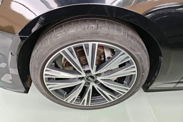 Used Audi A6L 2024 45 TFSI quattro Prestige Dynamic Edition Left Front Wheel Hub