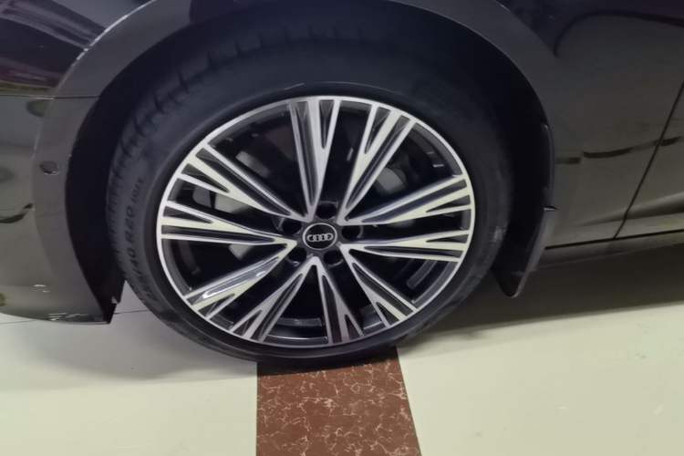 Used Audi A6L 2024 55 TFSI quattro Prestige Dynamic Edition Left Front Wheel Hub