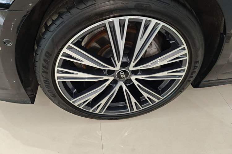 Used Audi A6L 2024 45 TFSI quattro Prestige Dynamic Edition Left Front Wheel Hub