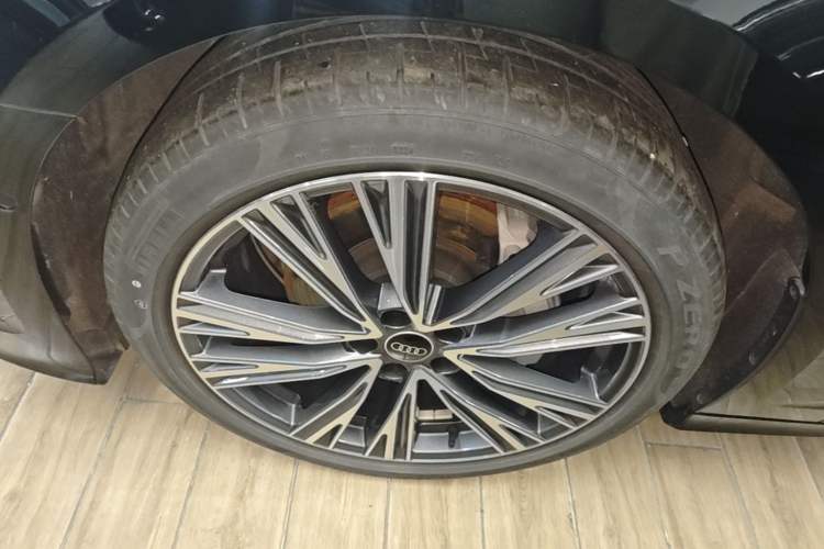 Used Audi A6L 2024 45 TFSI quattro Prestige Dynamic Edition Left Front Wheel Hub