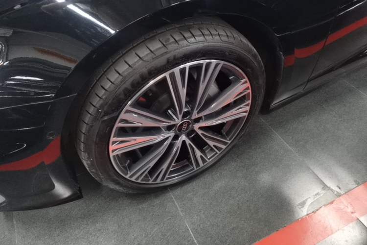 Used Audi A6L 2024 45 TFSI quattro Prestige Dynamic Edition Left Front Wheel Hub