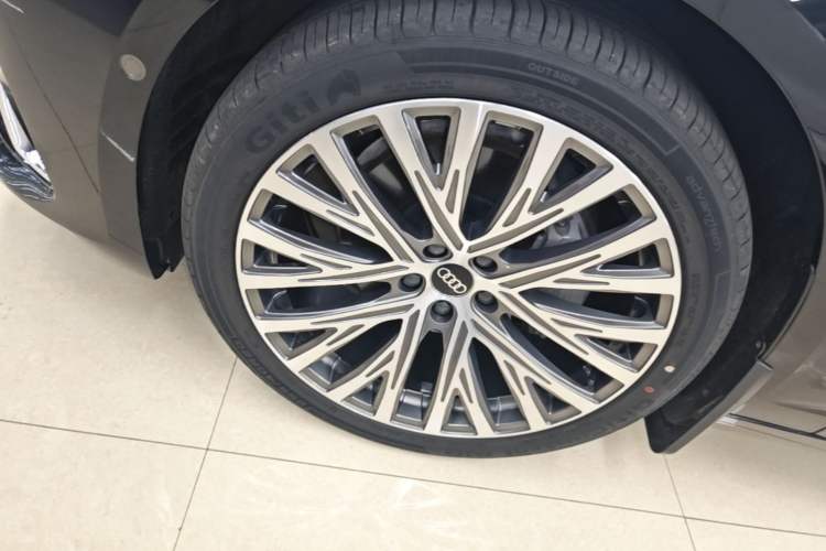 Used Audi A6L 2024 45 TFSI Prestige Elegant Edition Left Front Wheel Hub