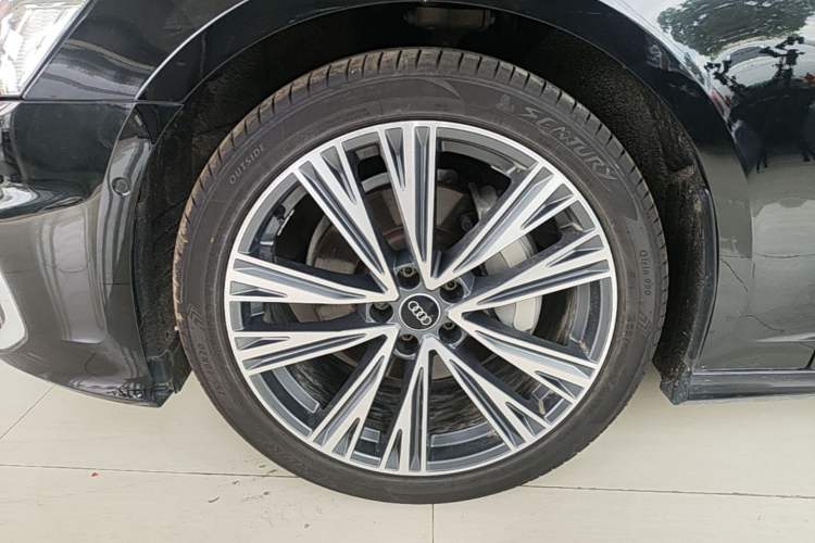 Used Audi A6L 2024 45 TFSI Prestige Dynamic Edition Left Front Wheel Hub