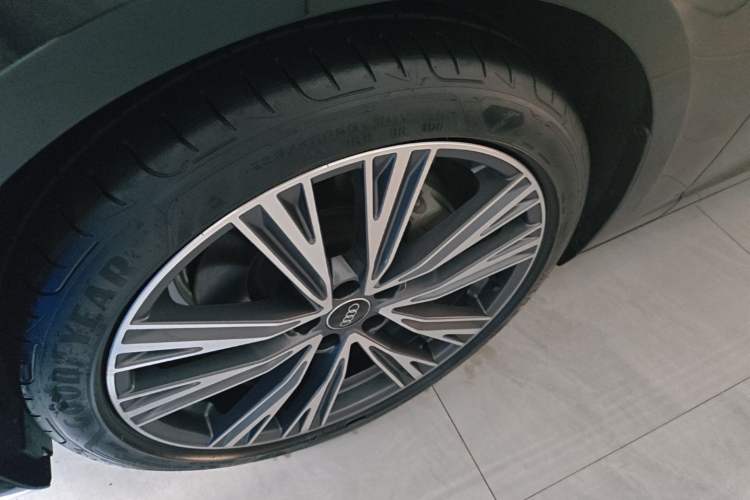 Used Audi A6L 2024 45 TFSI quattro Prestige Elegant Edition Left Front Wheel Hub