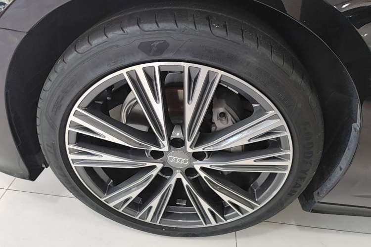 Used Audi A6L 2024 40 TFSI Luxury Dynamic Edition Left Front Wheel Hub