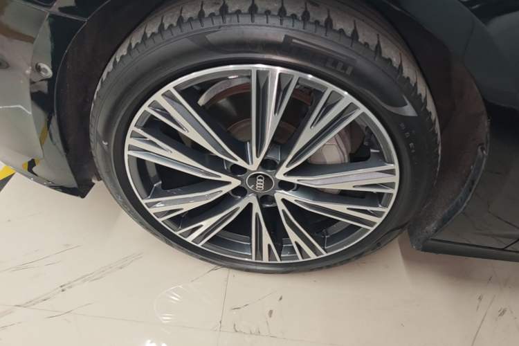 Used Audi A6L 2024 45 TFSI quattro Prestige Dynamic Edition Left Front Wheel Hub