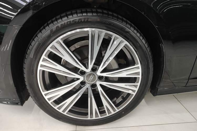Used Audi A6L 2024 40 TFSI Luxury Dynamic Edition Left Front Wheel Hub