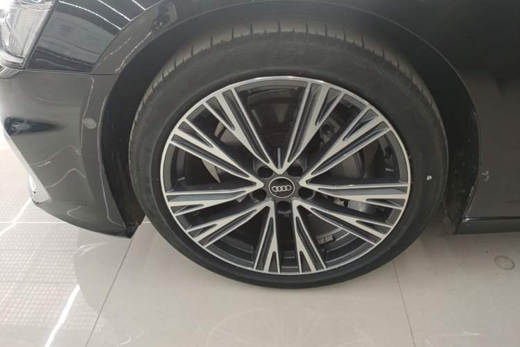 Used Audi A6L 2024 45 TFSI Prestige Dynamic Edition Left Front Wheel Hub