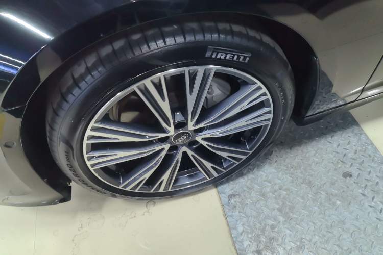 Used Audi A6L 2024 45 TFSI quattro Prestige Dynamic Edition Left Front Wheel Hub