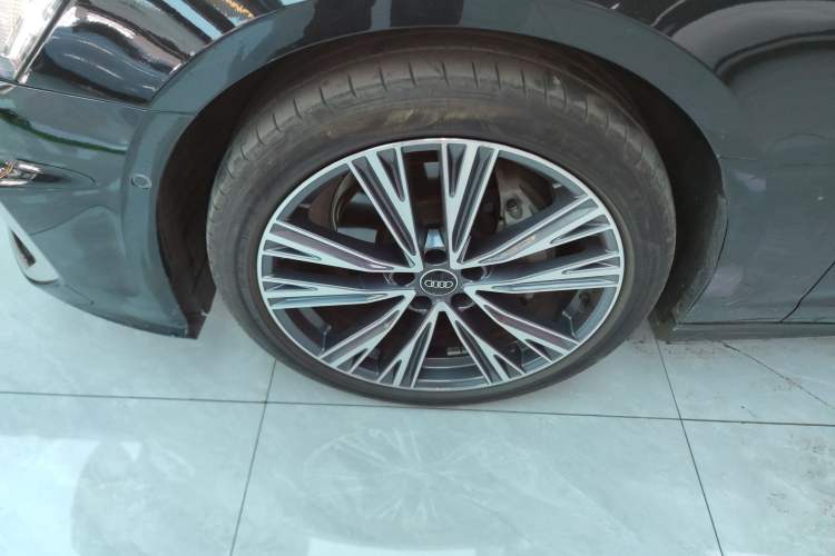 Used Audi A6L 2024 45 TFSI quattro Prestige Dynamic Edition Left Front Wheel Hub