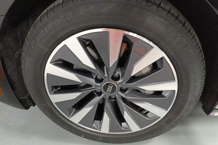 Used Audi A6L 2024 45 TFSI Prestige Elegant Edition Left Front Wheel Hub