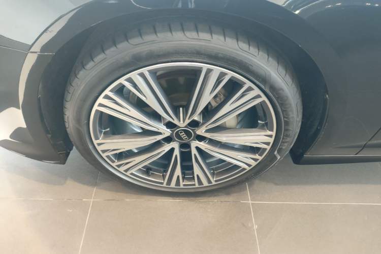 Used Audi A6L 2024 40 TFSI Luxury Dynamic Edition Left Front Wheel Hub