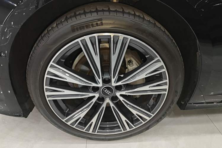 Used Audi A6L 2024 45 TFSI quattro Prestige Dynamic Edition Left Front Wheel Hub