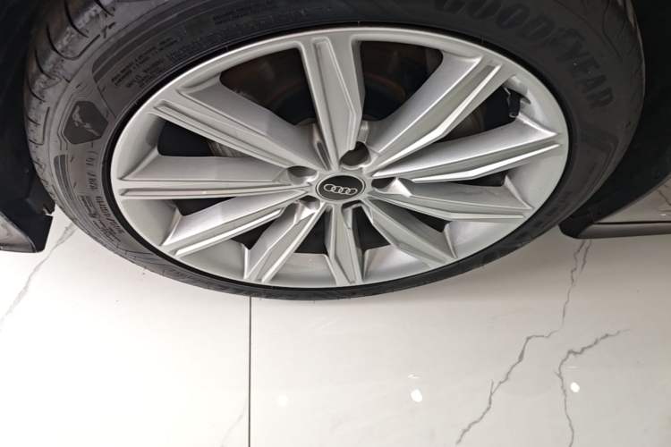 Used Audi A6L 2024 45 TFSI Prestige Dynamic Edition Left Front Wheel Hub