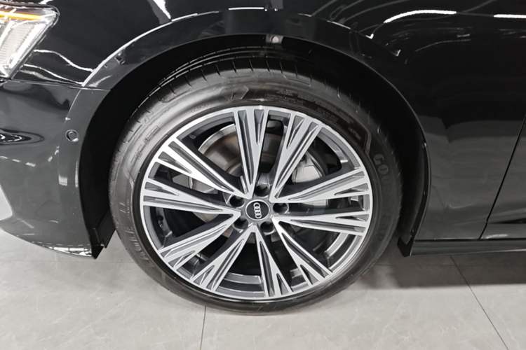 Used Audi A6L 2024 45 TFSI quattro Prestige Dynamic Edition Left Front Wheel Hub