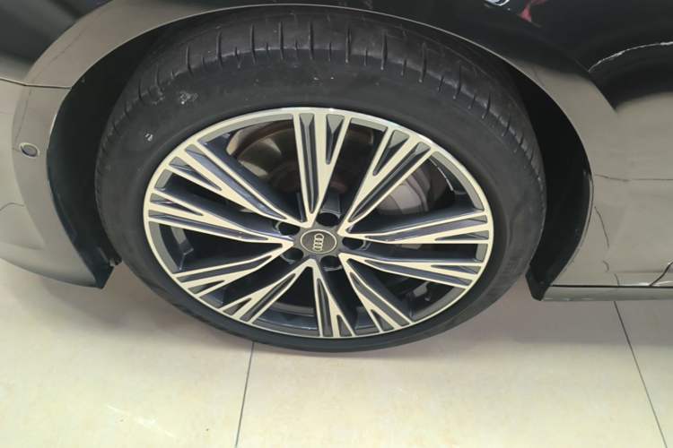 Used Audi A6L 2024 45 TFSI quattro Prestige Dynamic Edition Left Front Wheel Hub