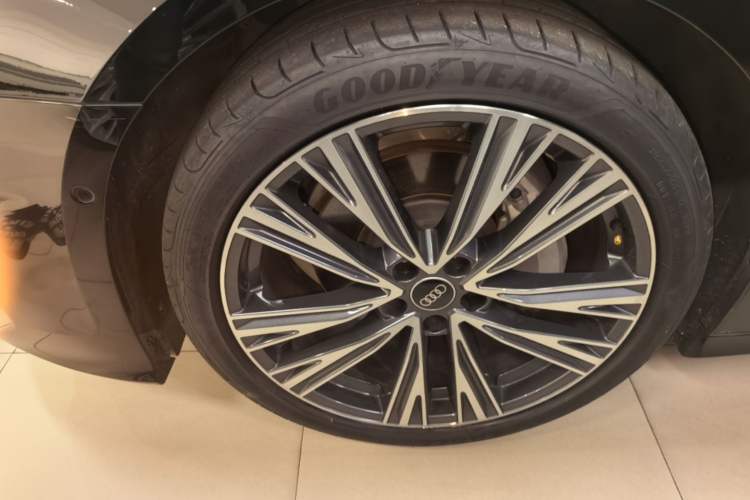 Used Audi A6L 2024 45 TFSI Prestige Dynamic Edition Left Front Wheel Hub
