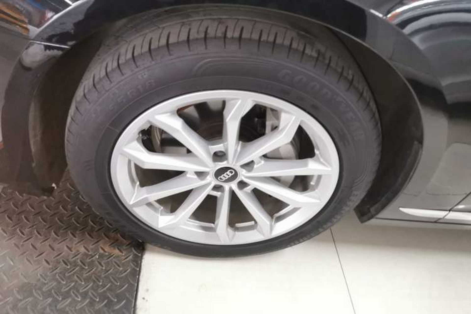 Used Audi A6L 2024 40 TFSI Luxury Prestige Edition Left Front Wheel Hub