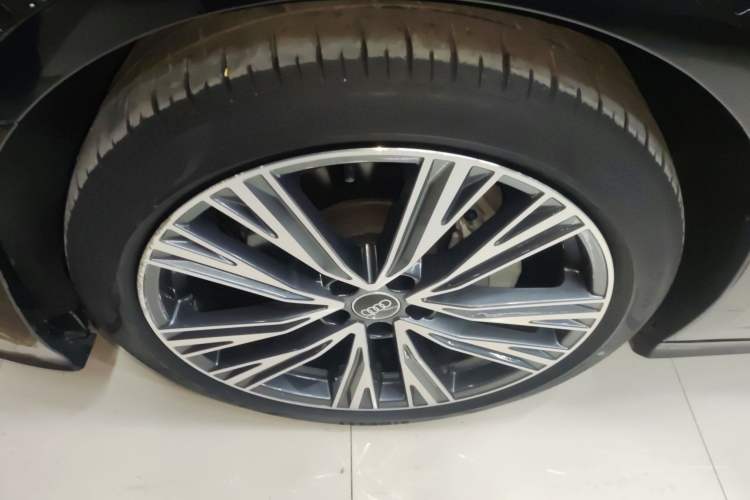Used Audi A6L 2024 45 TFSI quattro Prestige Dynamic Edition Left Front Wheel Hub