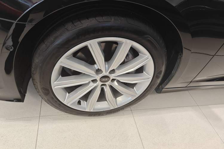 Used Audi A6L 2024 45 TFSI Prestige Dynamic Edition Left Front Wheel Hub