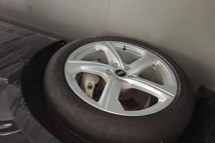 Used Audi A6L 2024 45 TFSI quattro Prestige Elegant Edition Left Front Wheel Hub