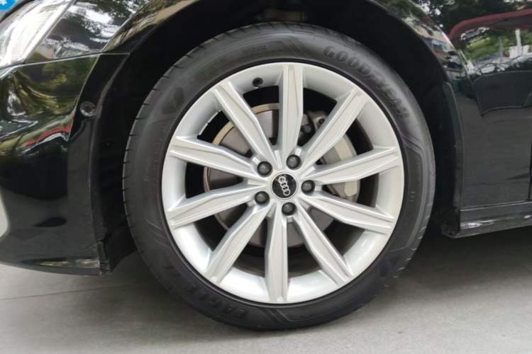 Used Audi A6L 2024 45 TFSI Prestige Dynamic Edition Left Front Wheel Hub