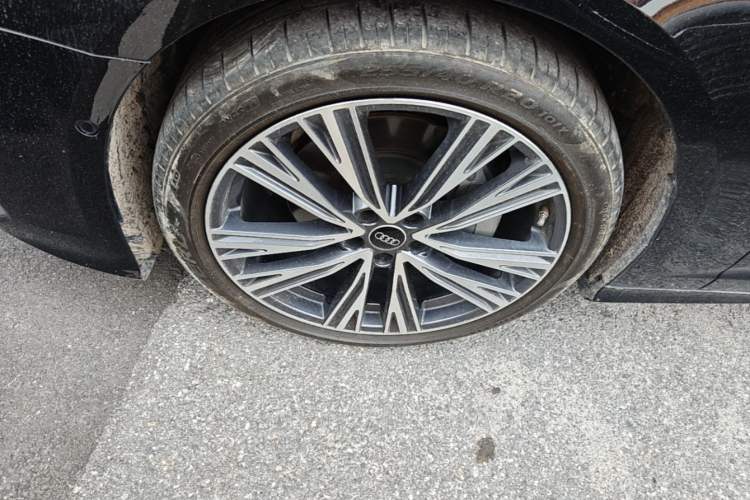 Used Audi A6L 2024 45 TFSI quattro Prestige Dynamic Edition Left Front Wheel Hub