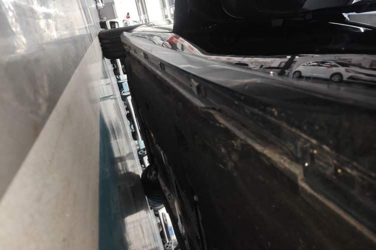 Used Audi A6L 2024 40 TFSI Luxury Dynamic Edition Left Side Sill
