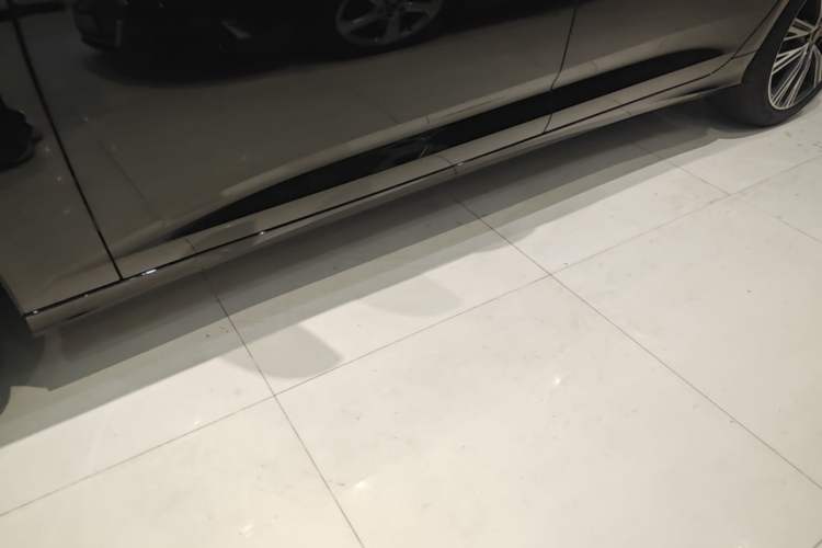 Used Audi A6L 2024 45 TFSI quattro Prestige Dynamic Edition Left Side Sill