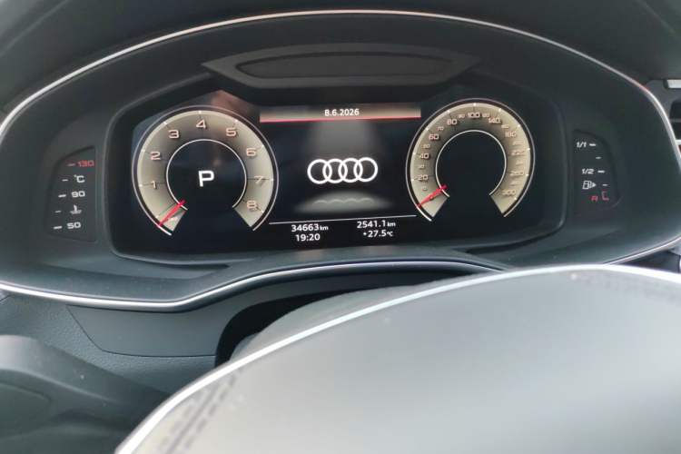 Used Audi A6L 2024 40 TFSI Luxury Dynamic Edition Odometer Close Up