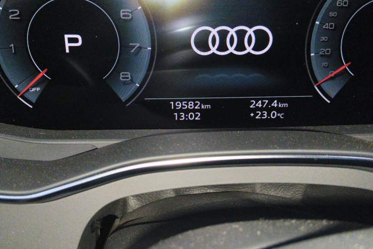 Used Audi A6L 2024 45 TFSI quattro Prestige Dynamic Edition Odometer Close Up