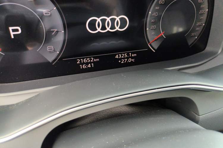 Used Audi A6L 2024 45 TFSI Prestige Dynamic Edition Odometer Close Up
