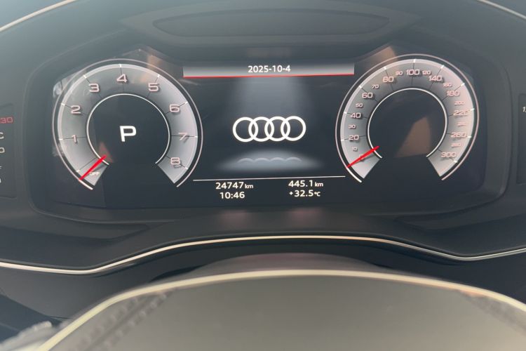 Used Audi A6L 2024 40 TFSI Luxury Dynamic Edition Odometer Close Up