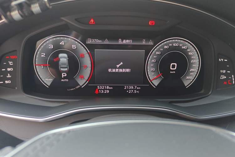 Used Audi A6L 2024 40 TFSI Luxury Dynamic Edition Odometer Close Up