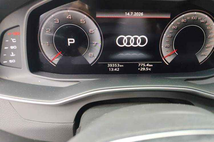 Used Audi A6L 2024 45 TFSI Prestige Dynamic Edition Odometer Close Up