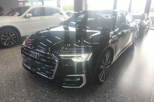 Audi A6L 2024 40 TFSI Luxury Dynamic Edition с пробегом