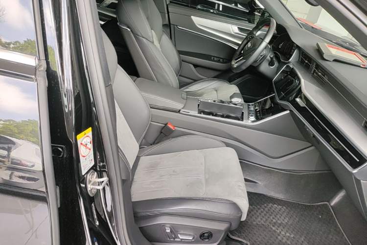 Used Audi A6L 2024 40 TFSI Luxury Dynamic Edition Right Front Seat