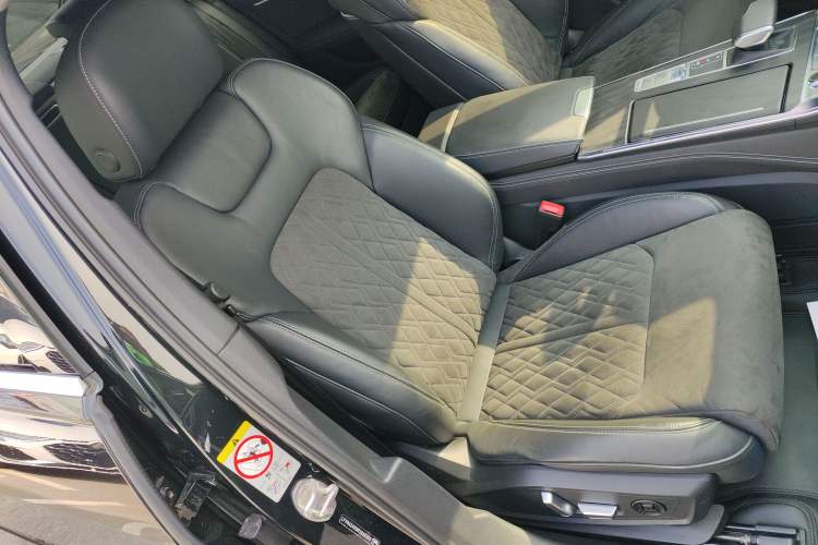 Used Audi A6L 2024 55 TFSI quattro Prestige Dynamic Edition Right Front Seat