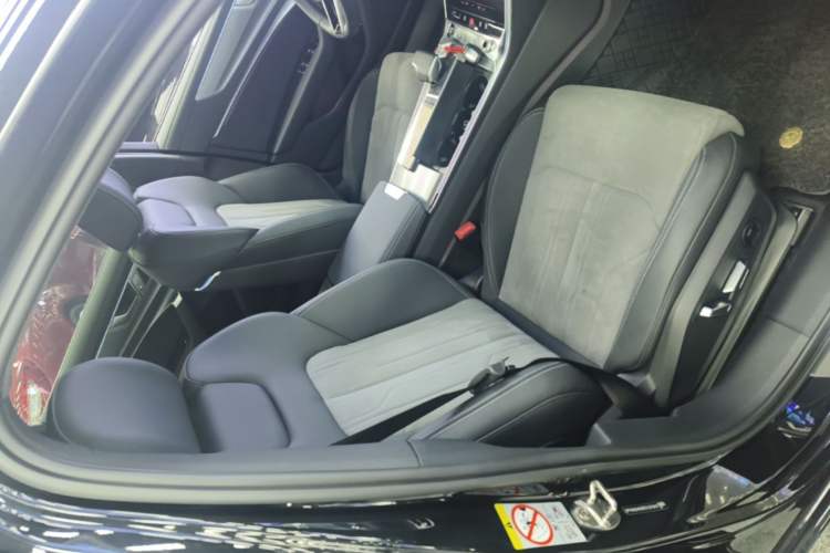 Used Audi A6L 2024 40 TFSI Luxury Dynamic Edition Right Front Seat