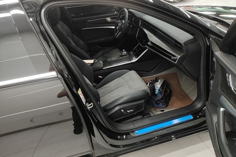 Used Audi A6L 2024 40 TFSI Luxury Dynamic Edition Right Front Seat
